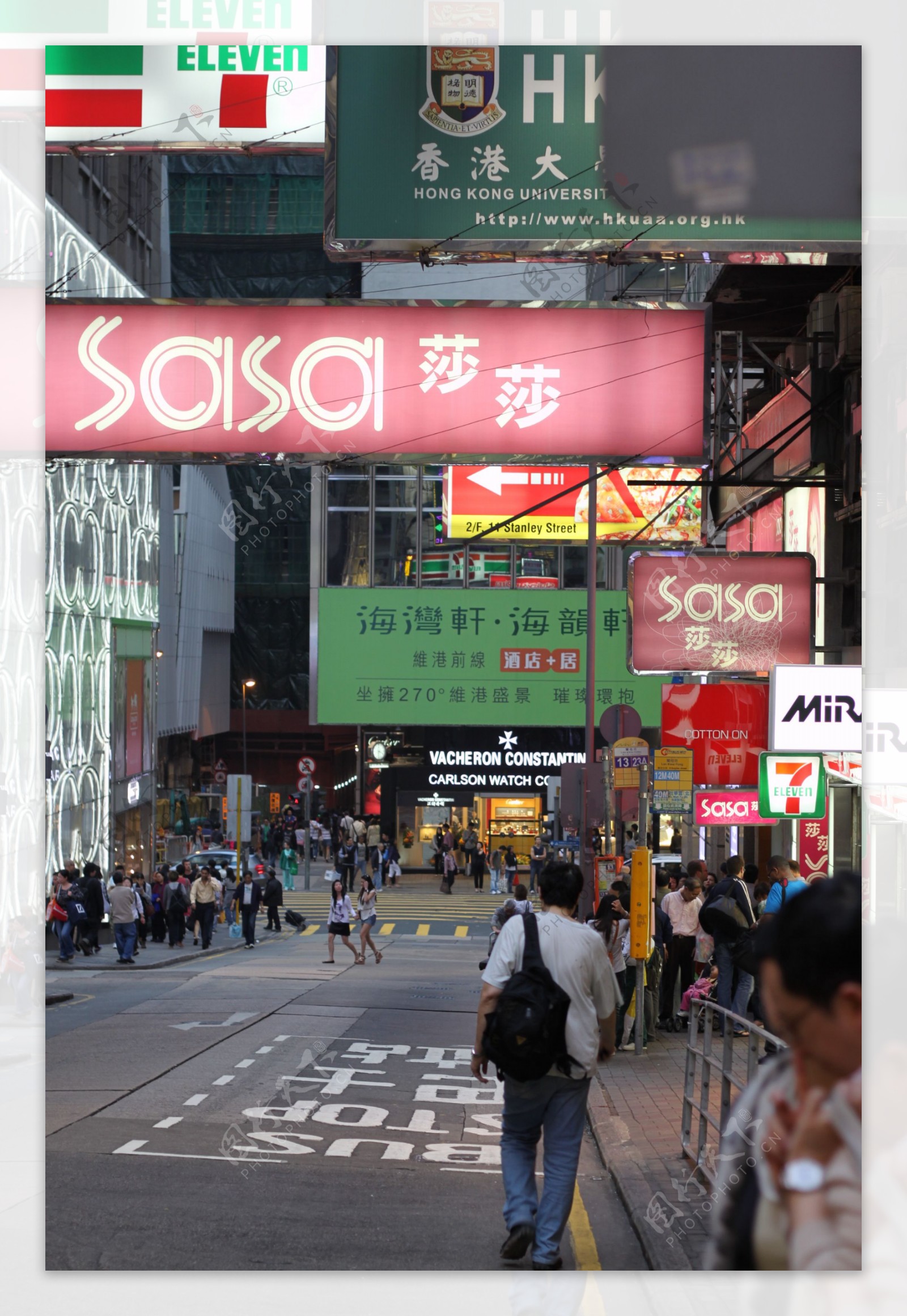 香港商业街人群图片