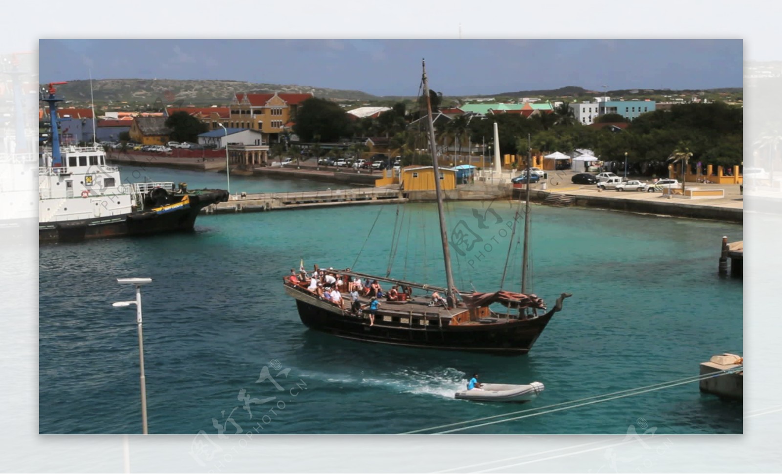 博内尔岛的船在克拉伦代克港口库存的录像