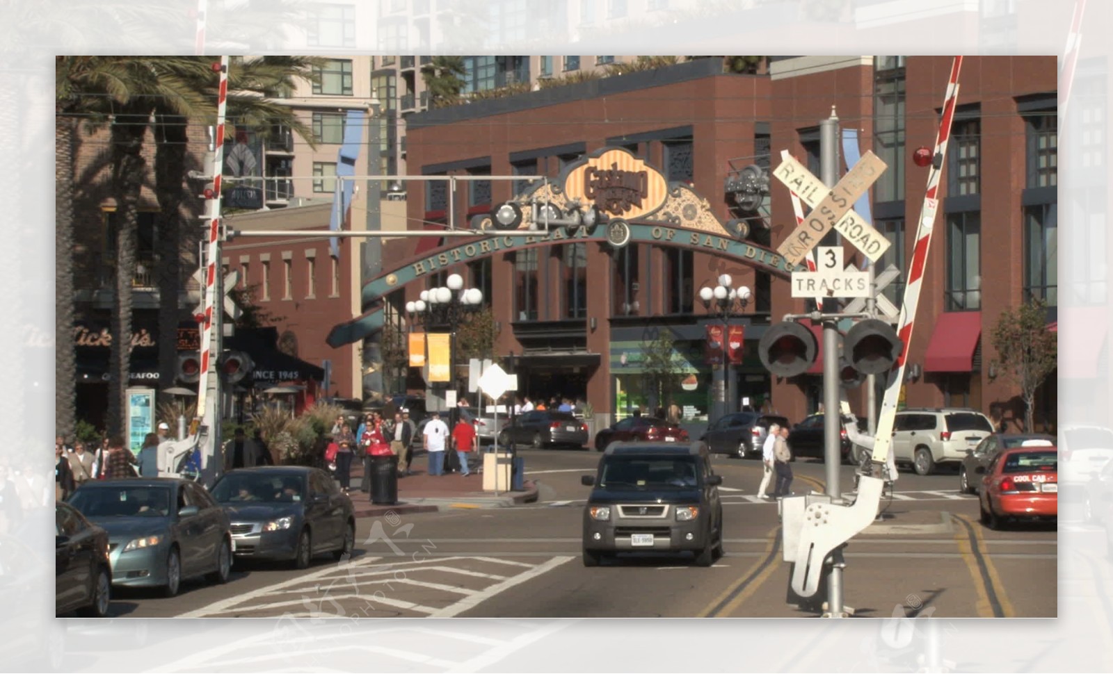 圣迭戈Gaslamp区标志和街行动股票视频视频免费下载