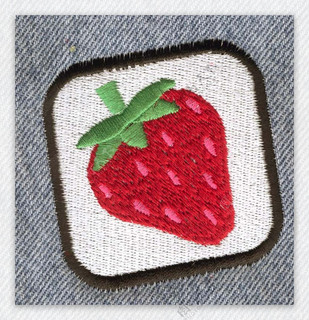 绣花草莓红色桌布童装免费素材