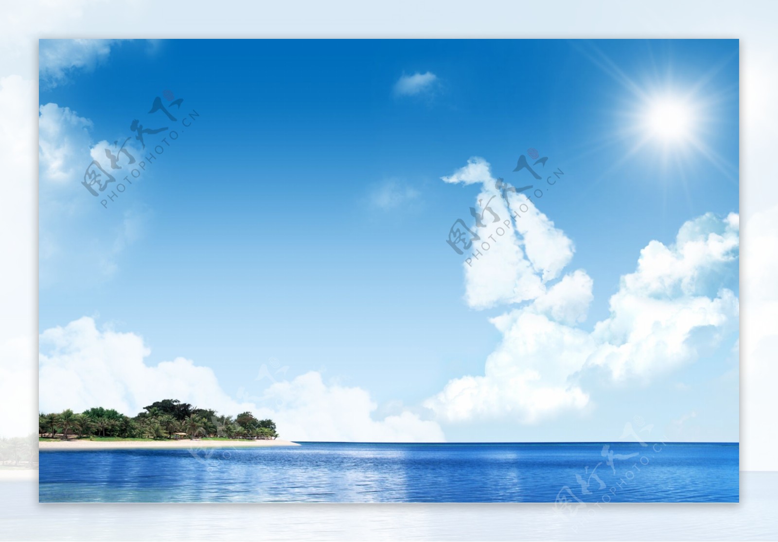 创意夏日海报蓝天白云图片