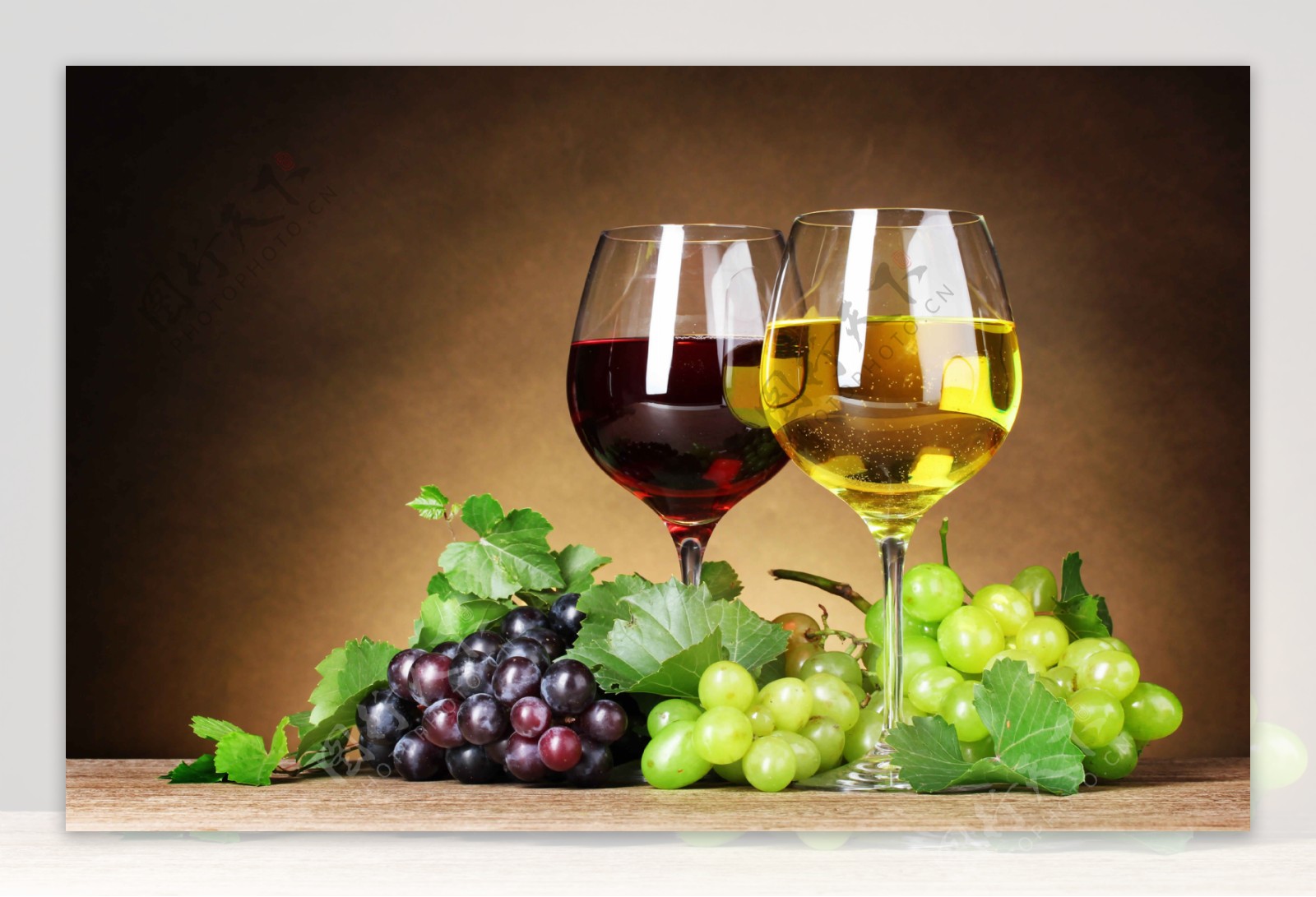 澄清葡萄酒高清图片