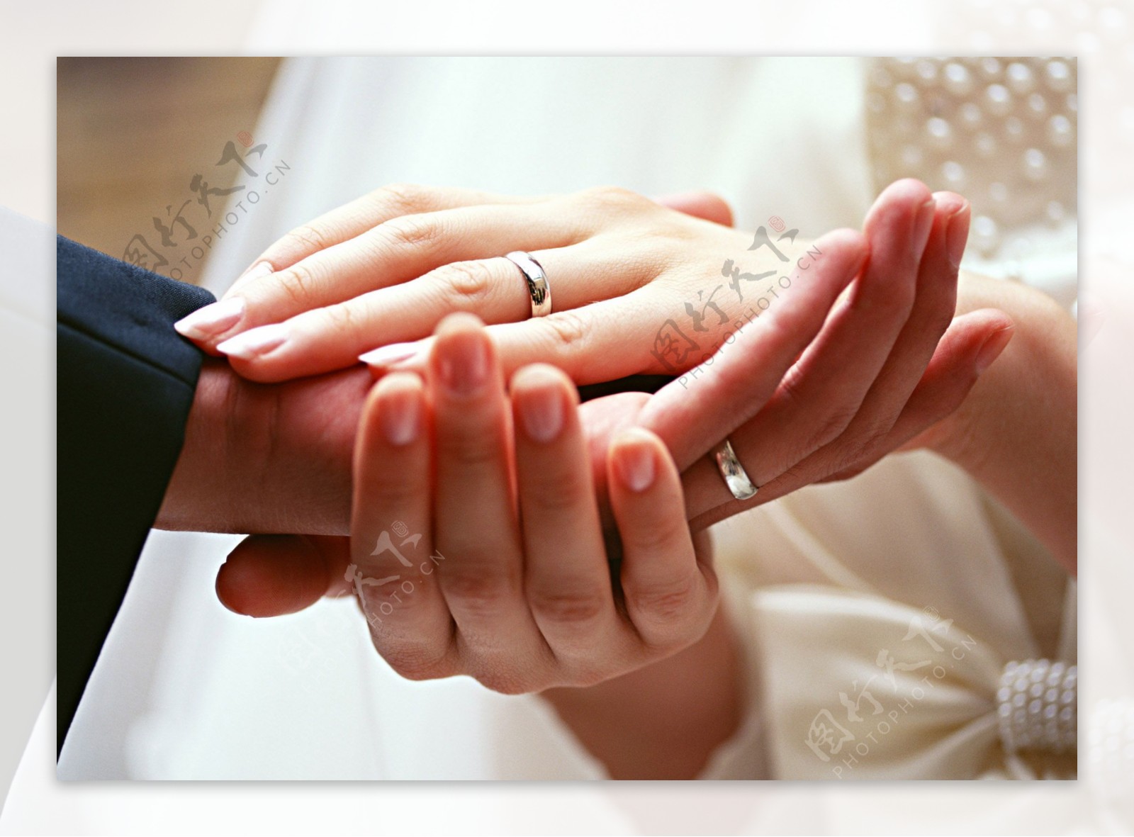 婚礼中的手拉手图片