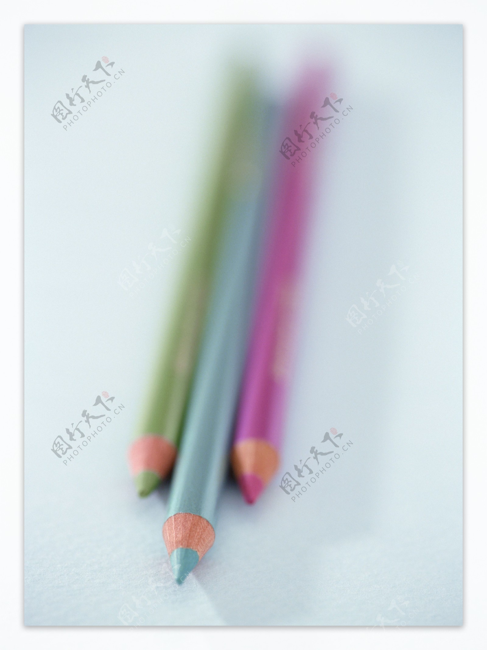 静物物品创意组合造型彩色铅笔