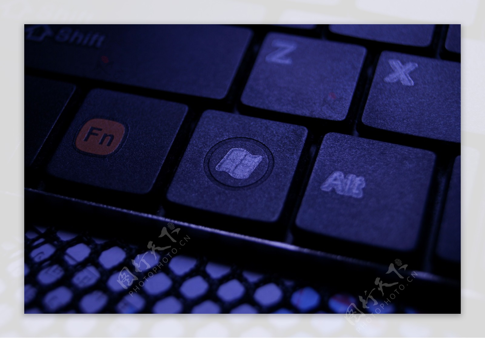 科技感的键盘图片