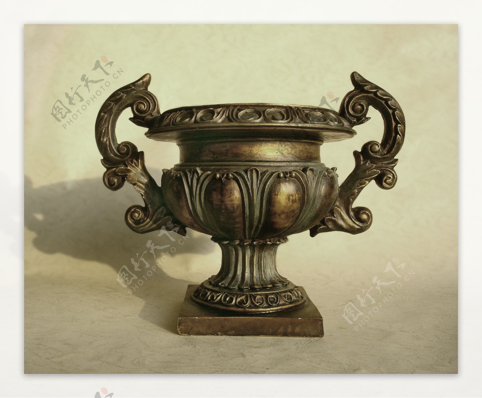 欧式古典花座花瓶图片