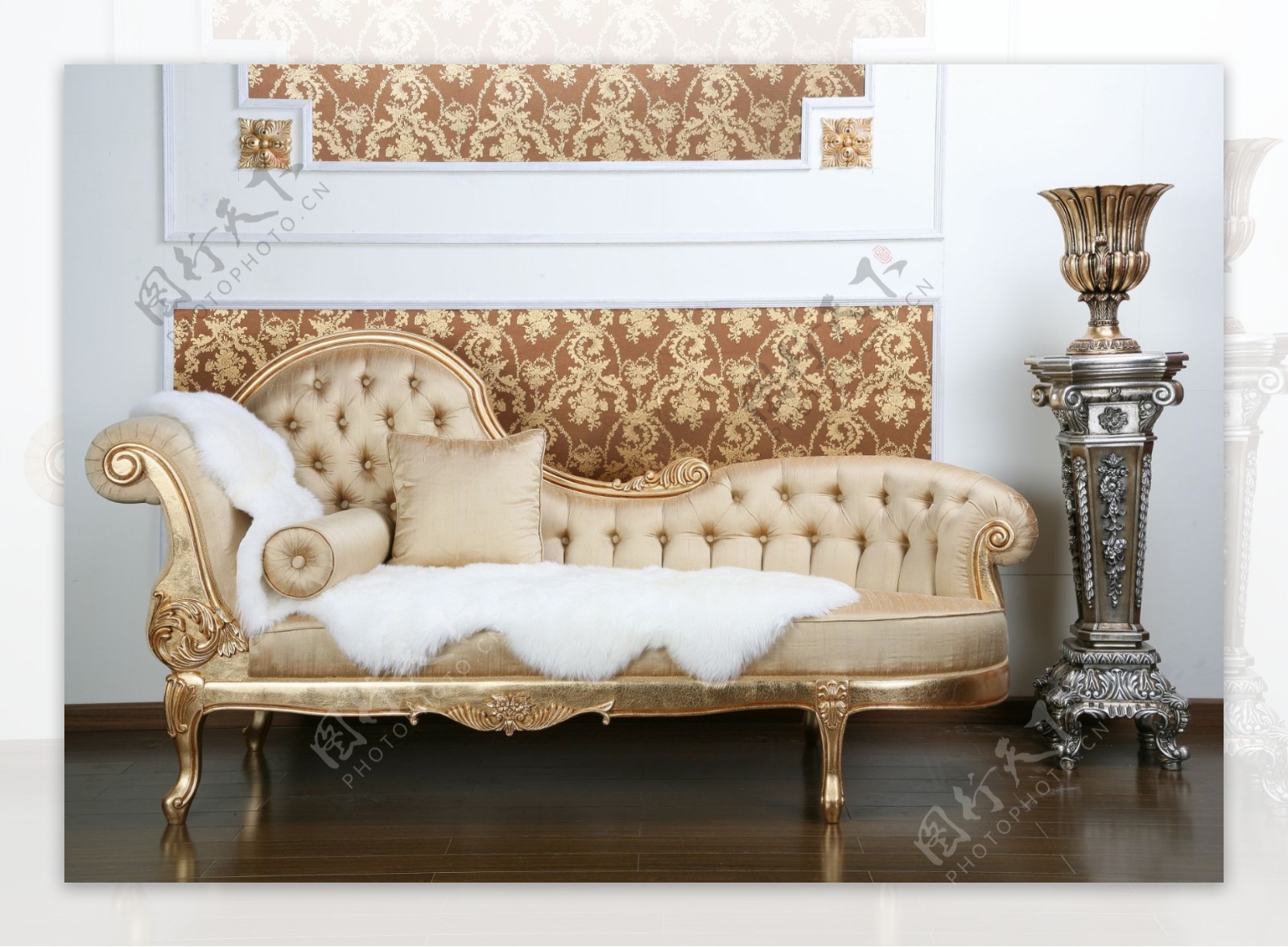 古典华贵沙发图片
