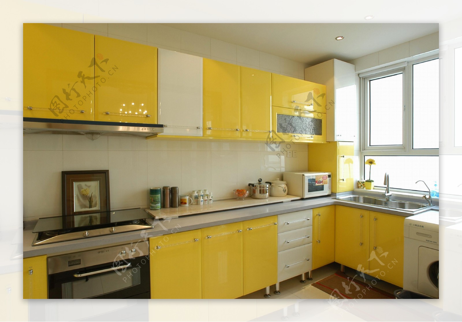 明黄色调整体厨房图片