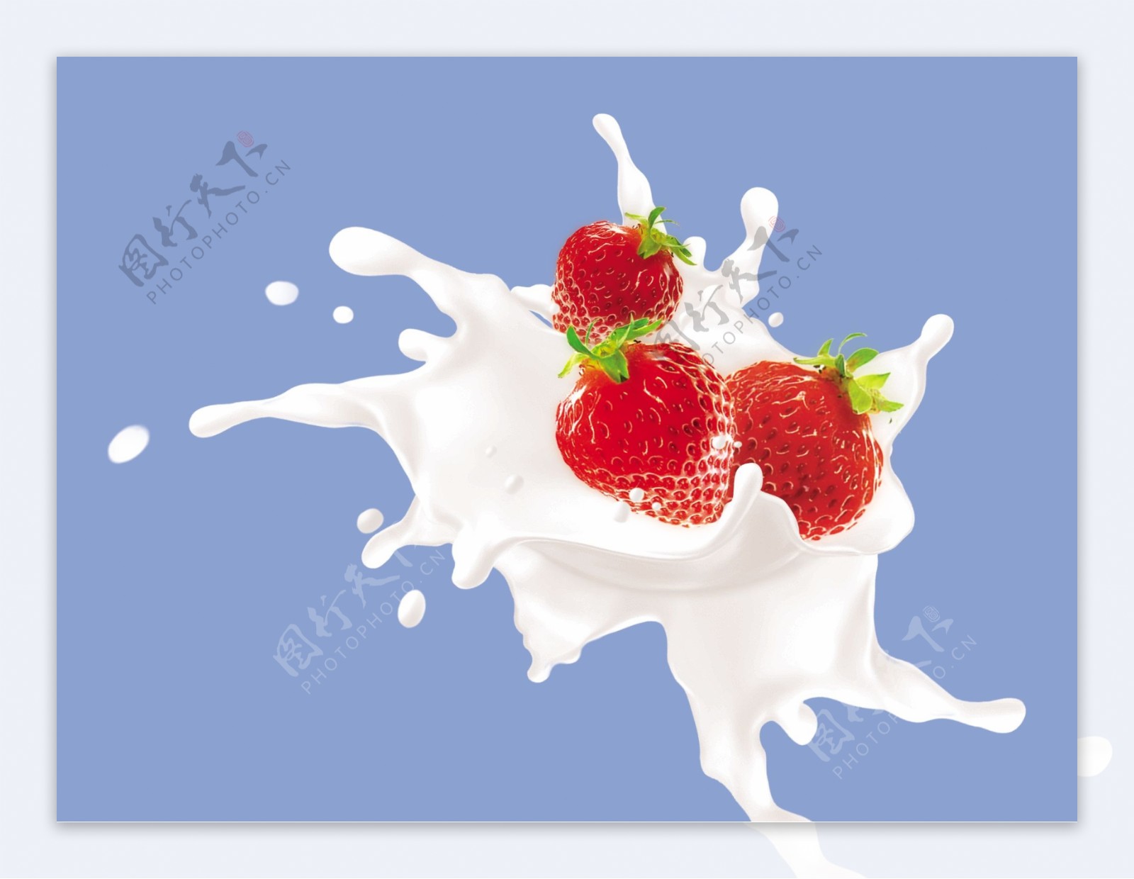 溅起的草莓牛奶