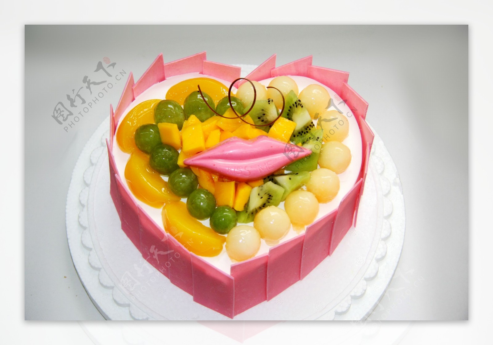 【情人节】定制款蛋糕|摄影|美食摄影|oO波妞Oo - 原创作品 - 站酷 (ZCOOL)