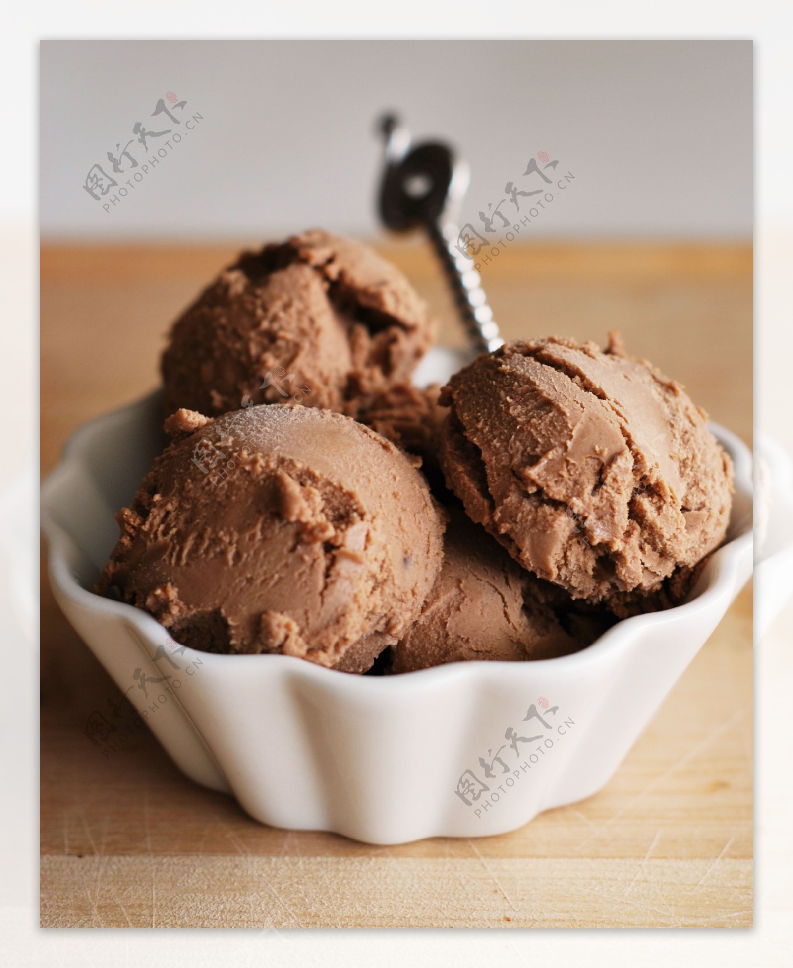 巧克力花生酱冰淇淋图片