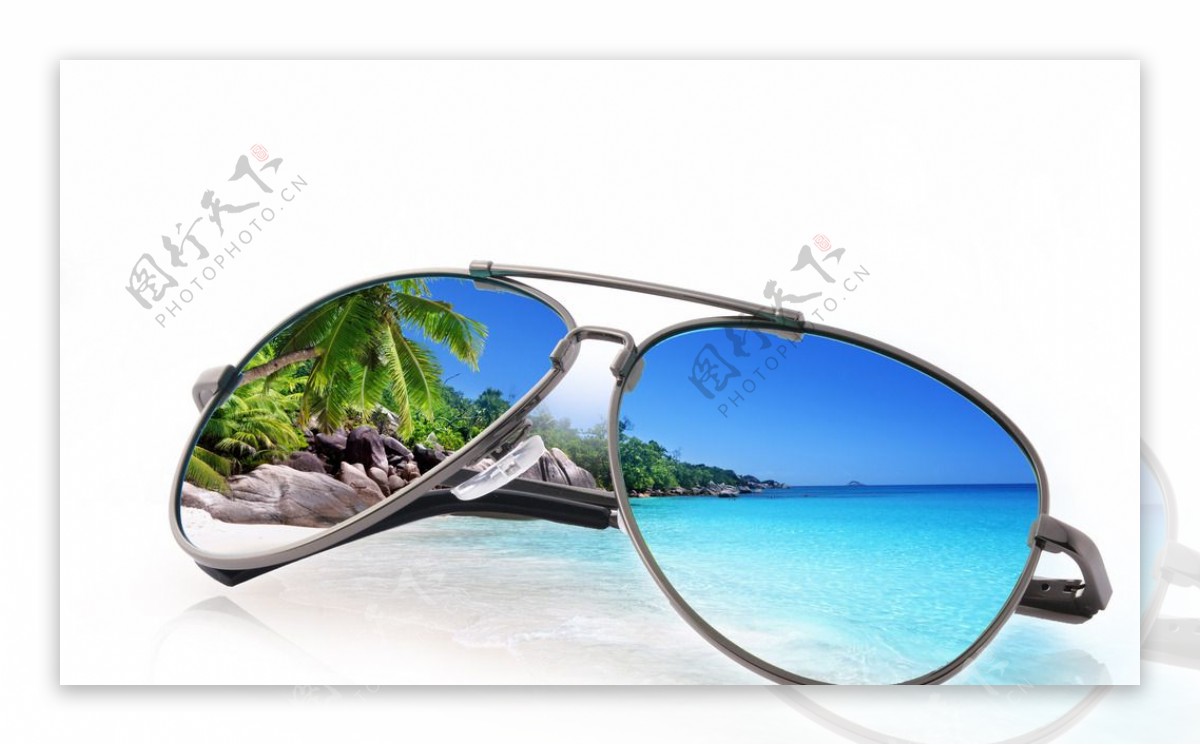 太阳镜蛤蟆镜沙滩广告效果图图片