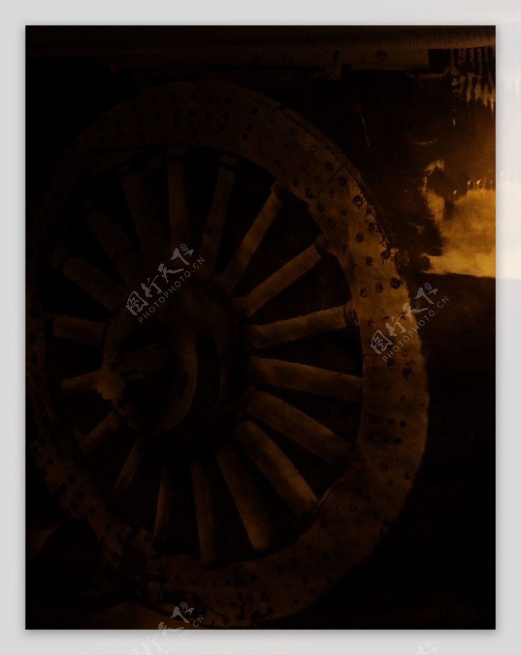 古典车轮背景图片