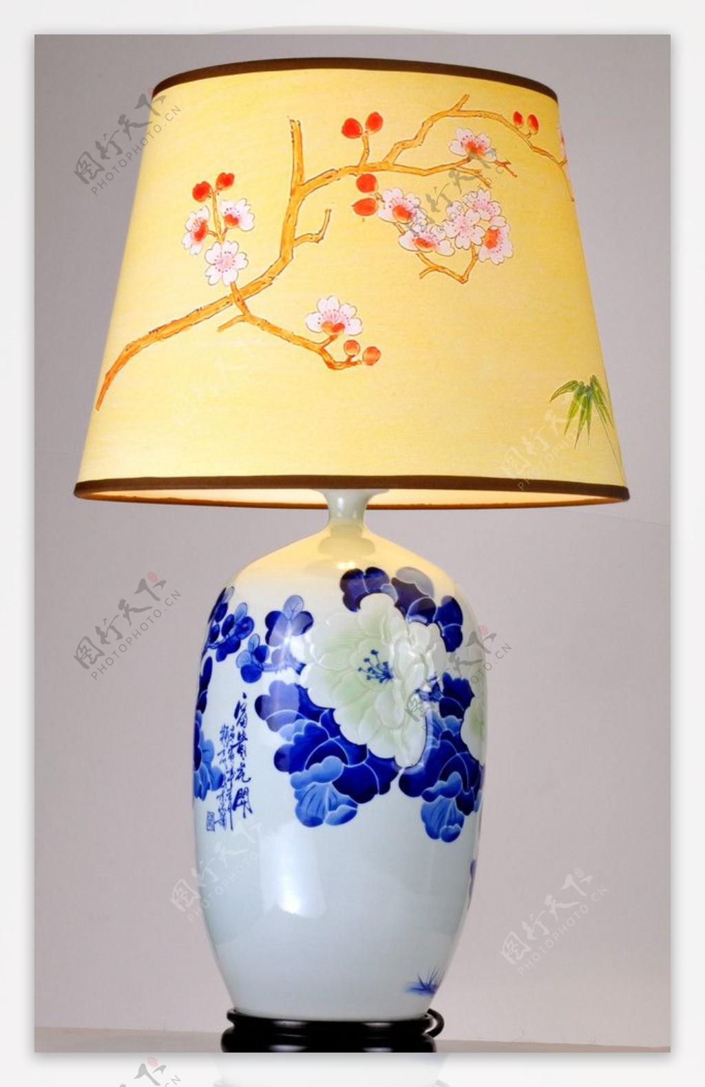 中式陶瓷台灯图片