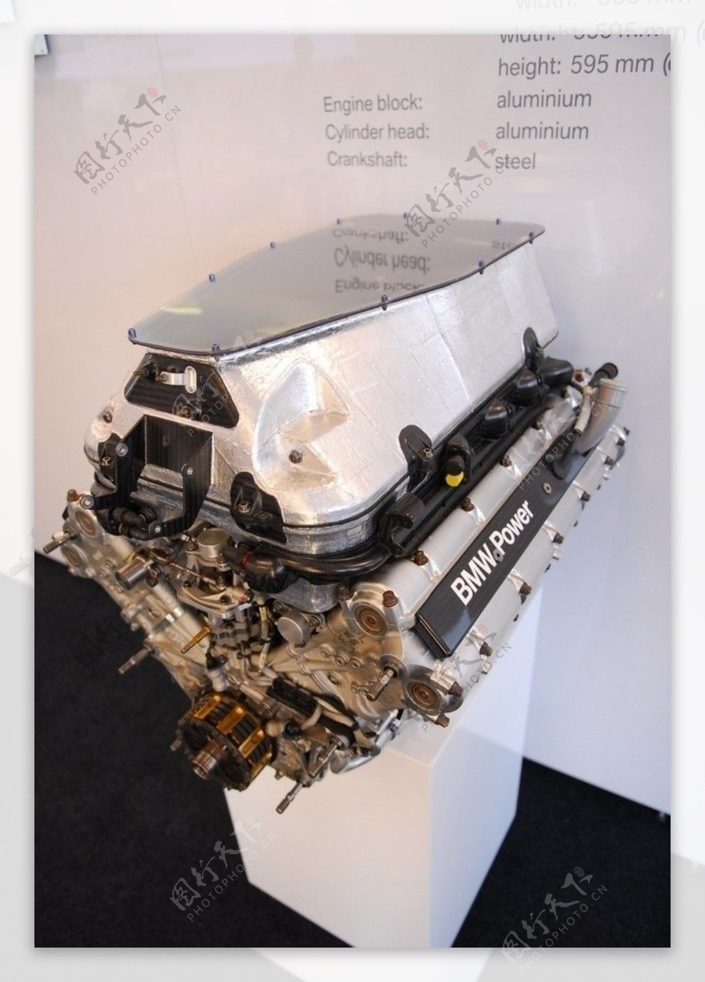 F1宝马车队的引擎图片