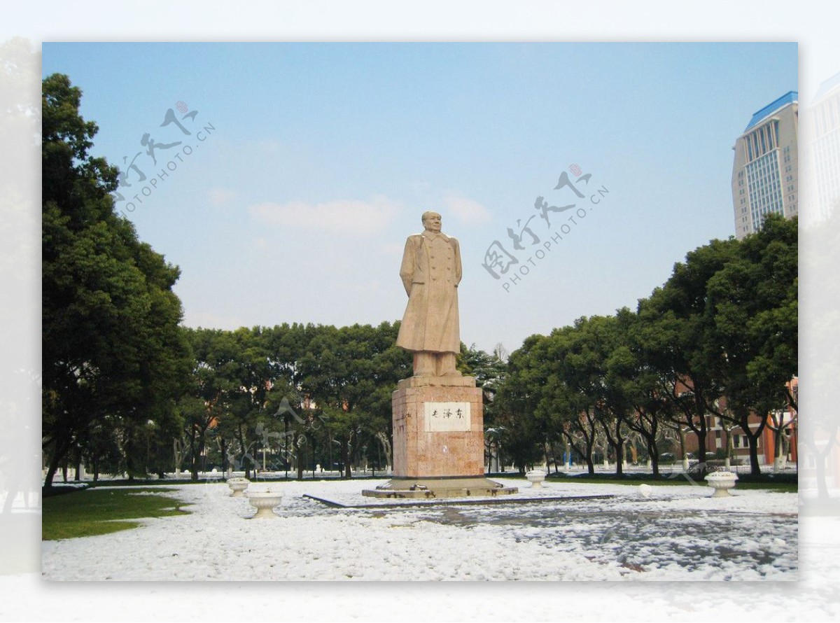 毛泽东雕塑图片