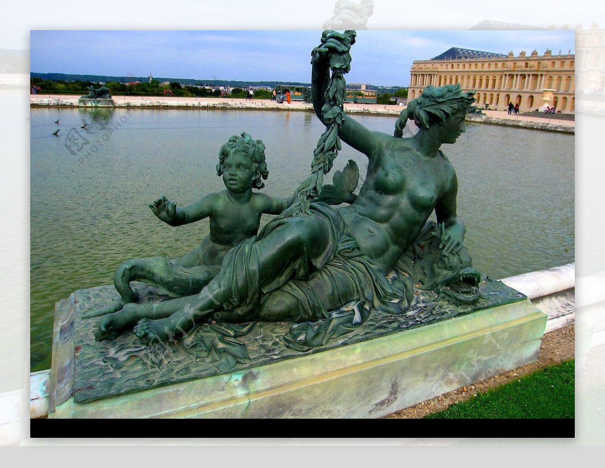 凡尔赛花园雕塑图片