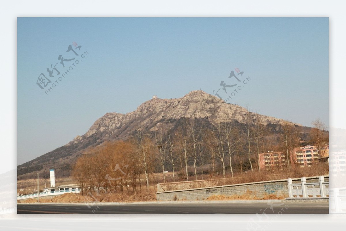辽宁兴城首山带路的大全景图片