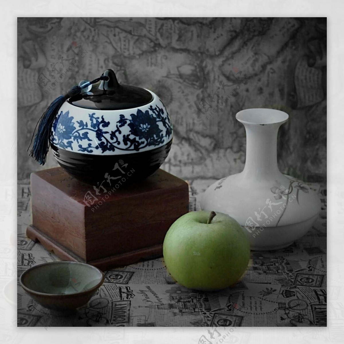 静物苹果花瓶茶叶罐图片