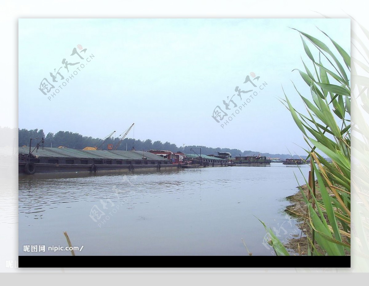 繁忙的济宁运河图片
