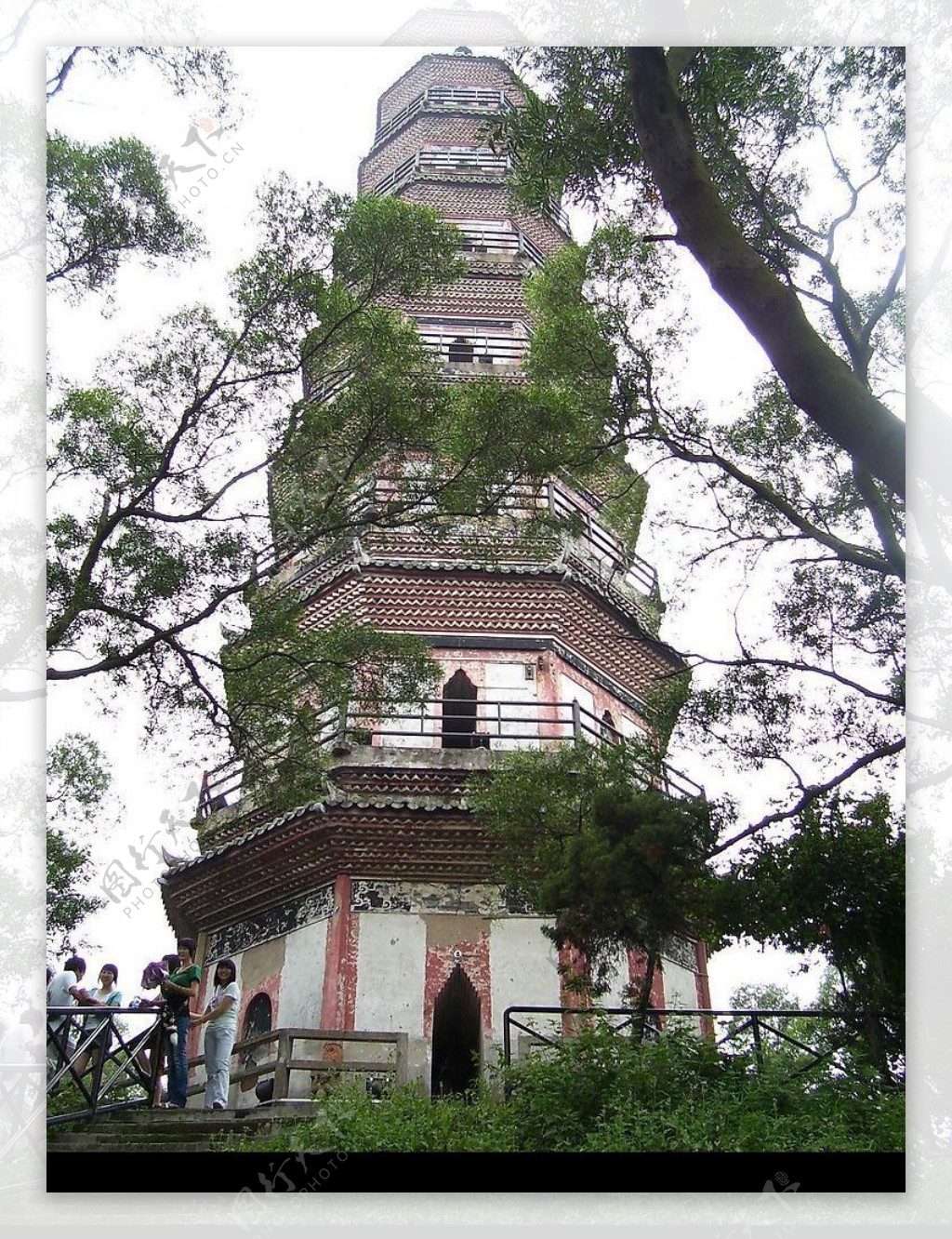 顺德顺峰山公园神步塔图片