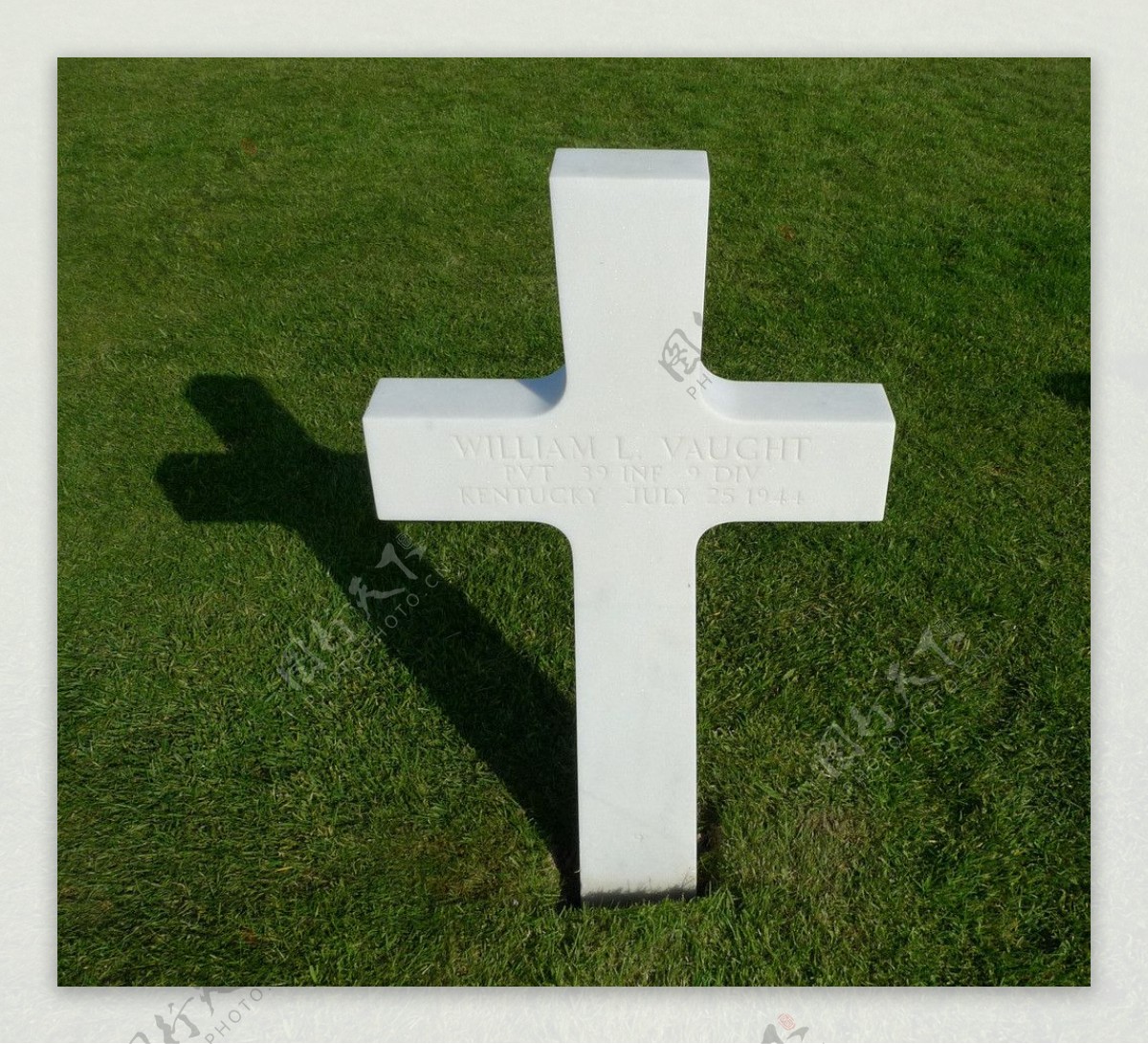 白色十字架图片