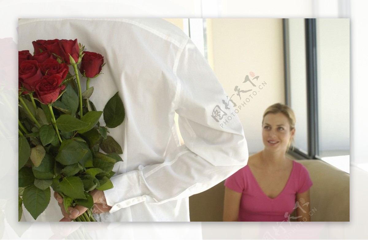 情人节送玫瑰花图片