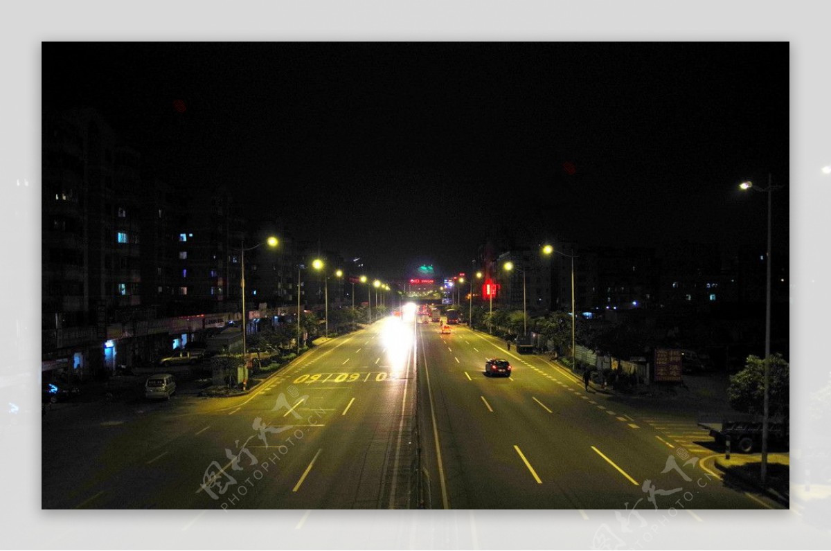 交通夜景图片