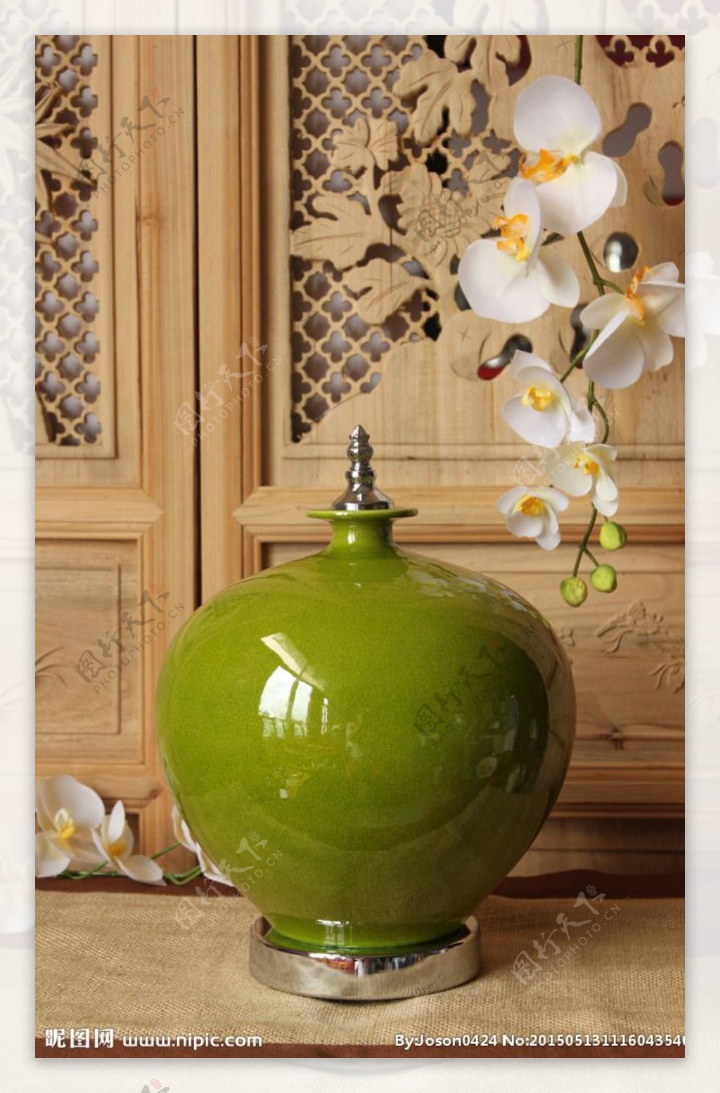 初绿陶瓷工艺品球瓶图片