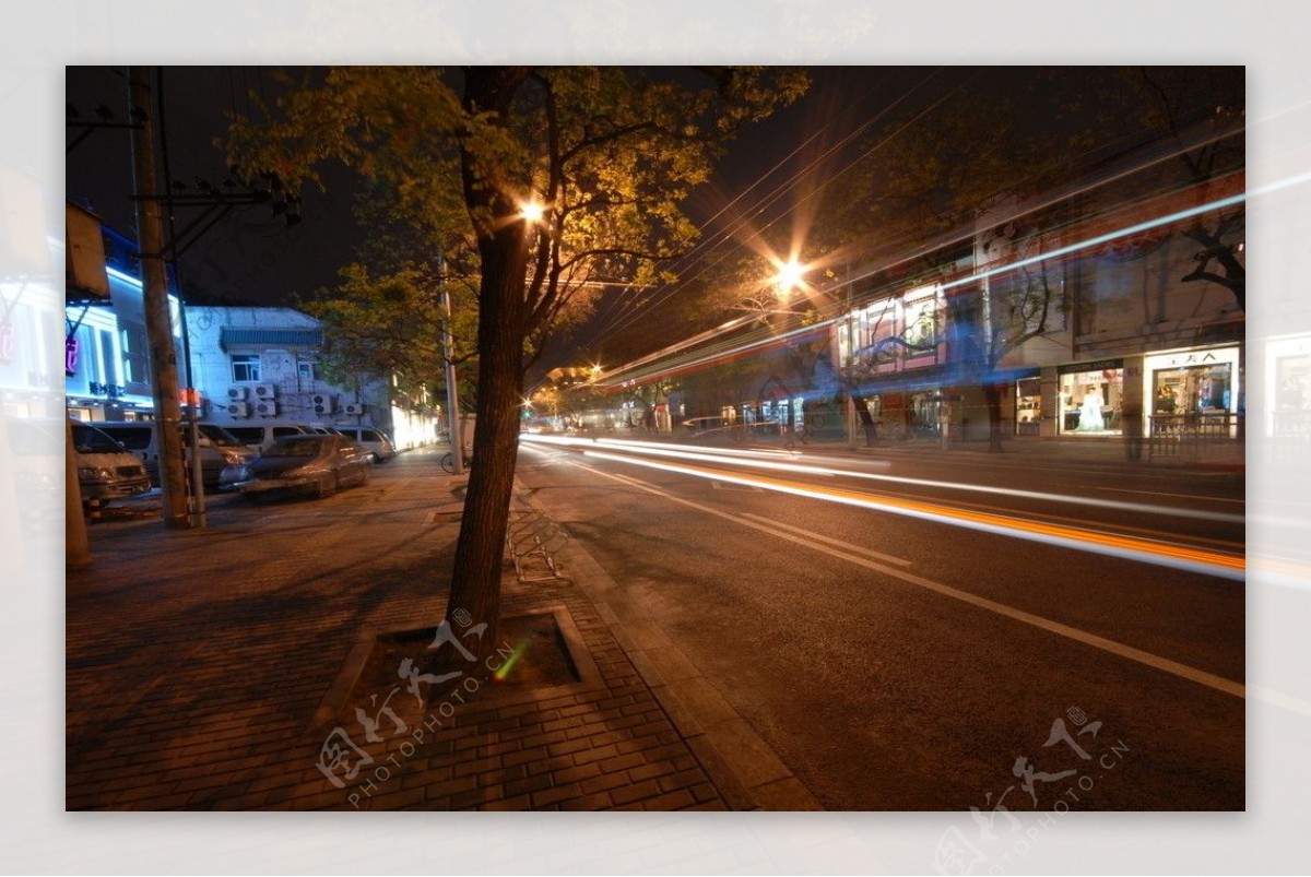 拆迁前的北京缸瓦市大街夜景图片