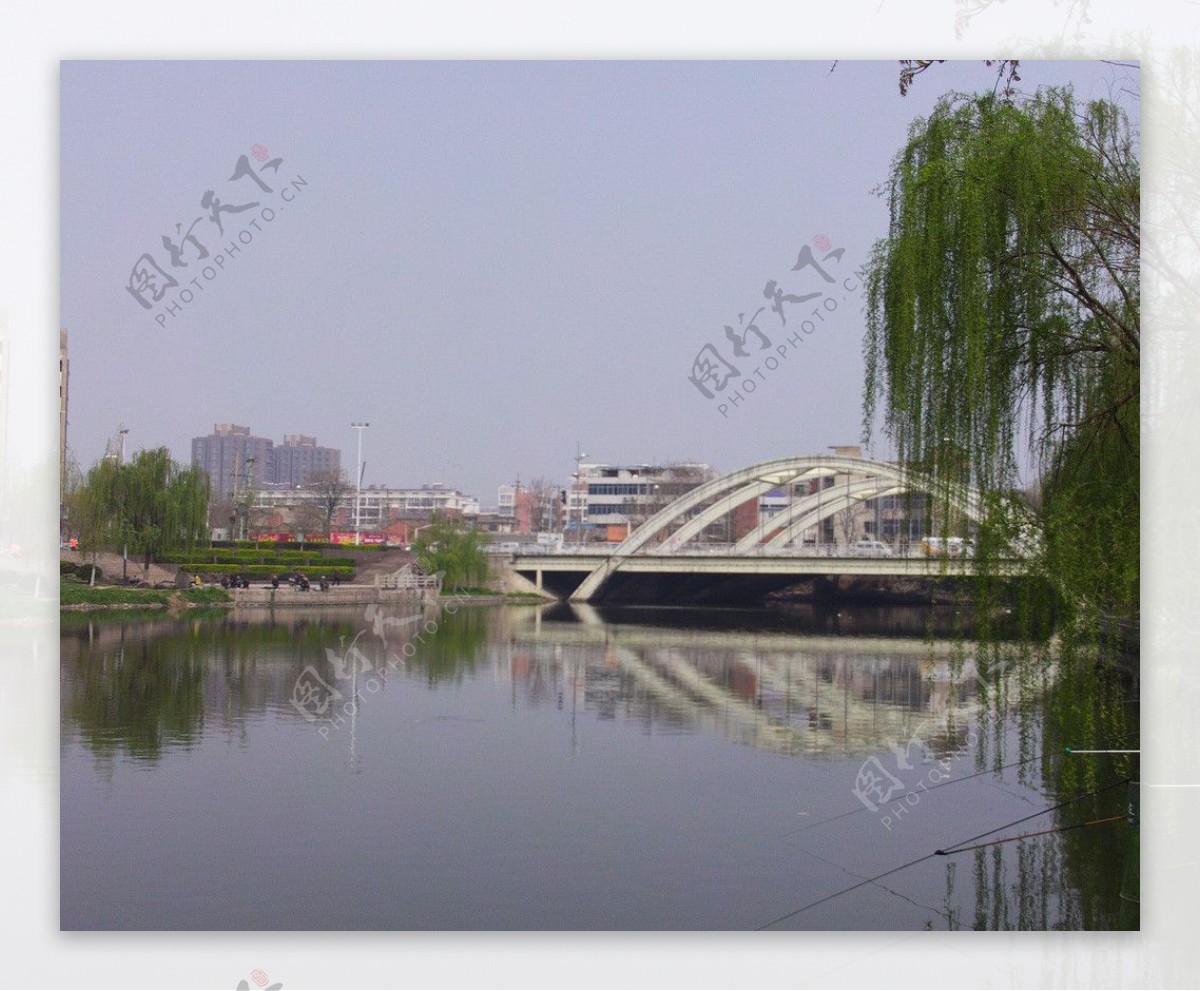 城河桥水影图片