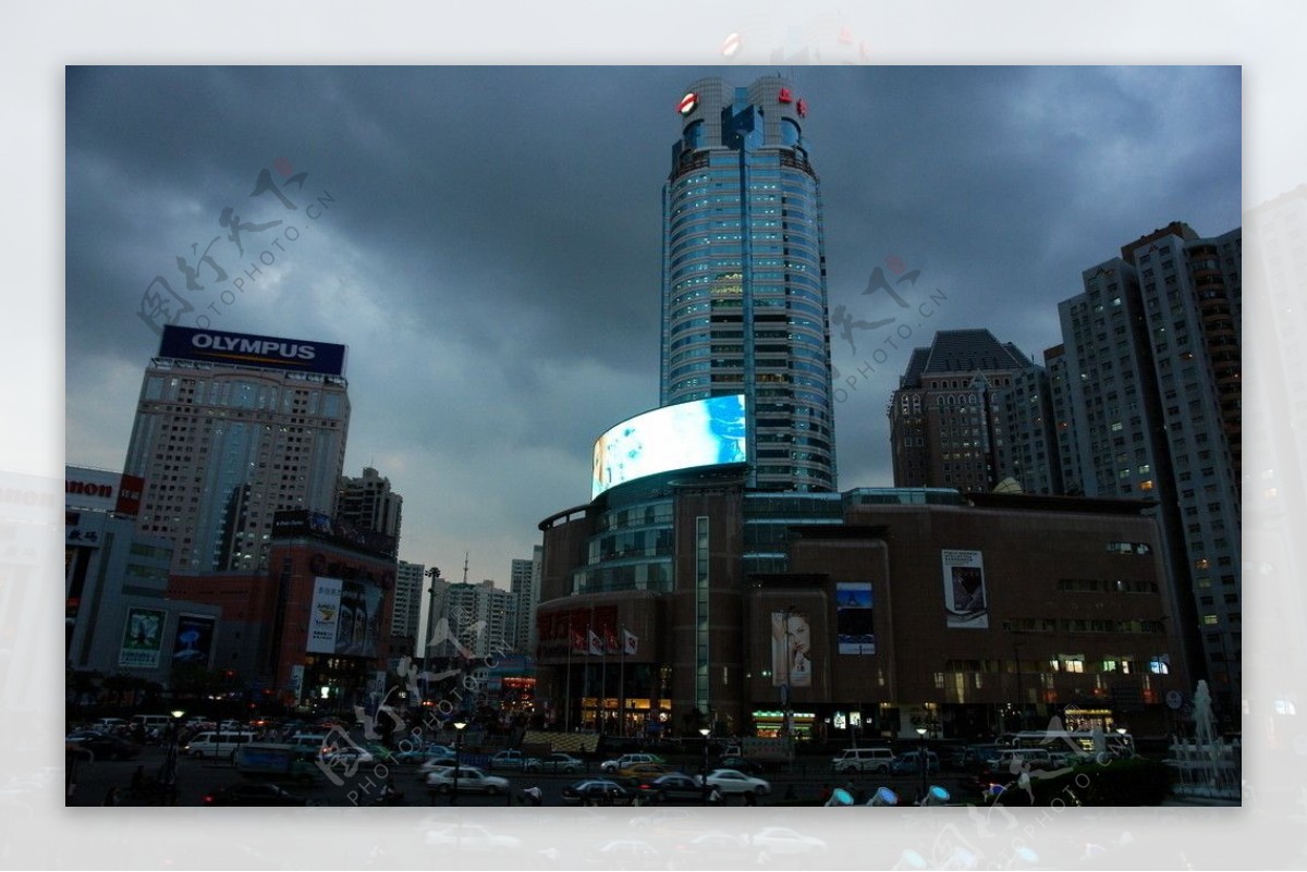上海徐家汇繁华街景图片