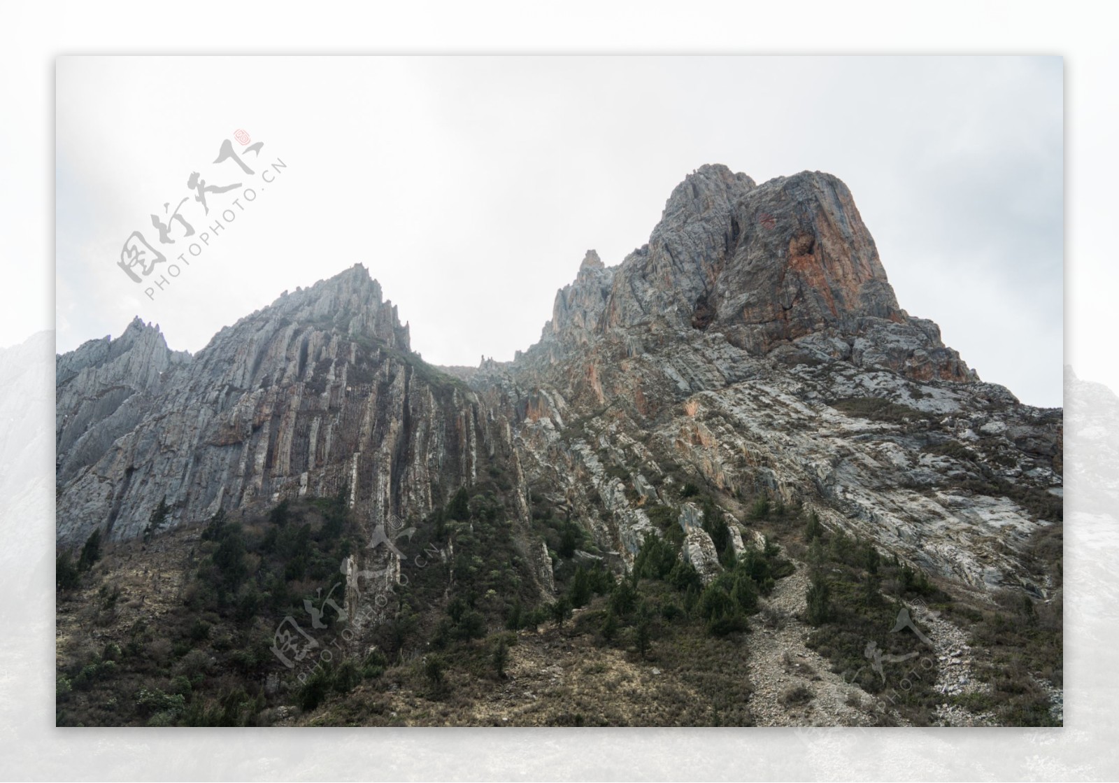 高原上的大山图片