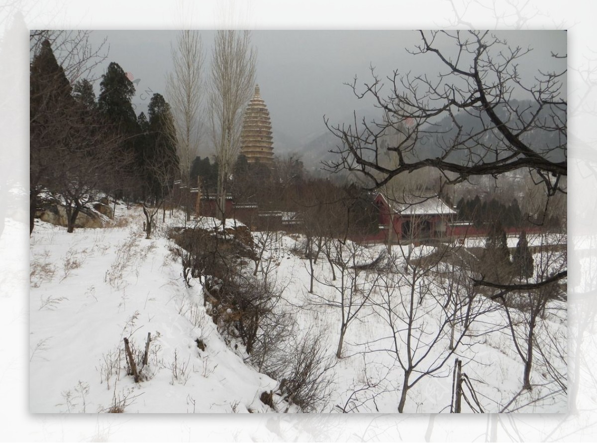嵩岳寺雪景图片