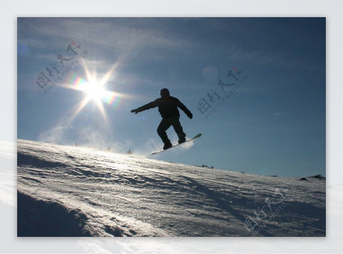 滑雪比赛图片