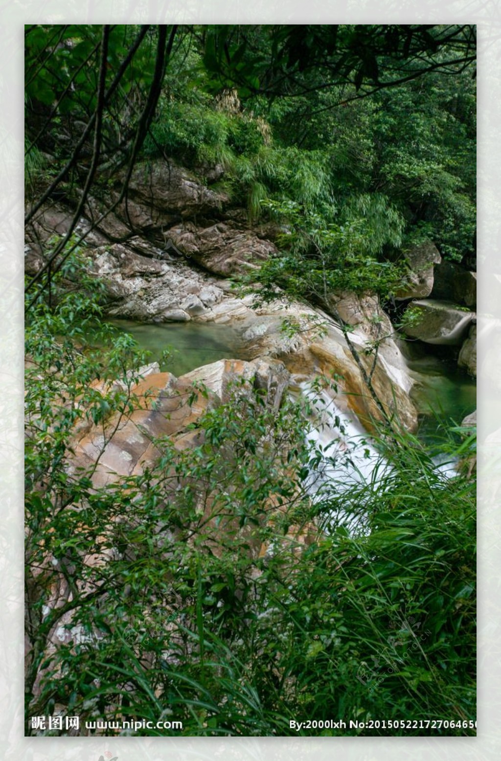 大安源黄冈山大峡谷图片