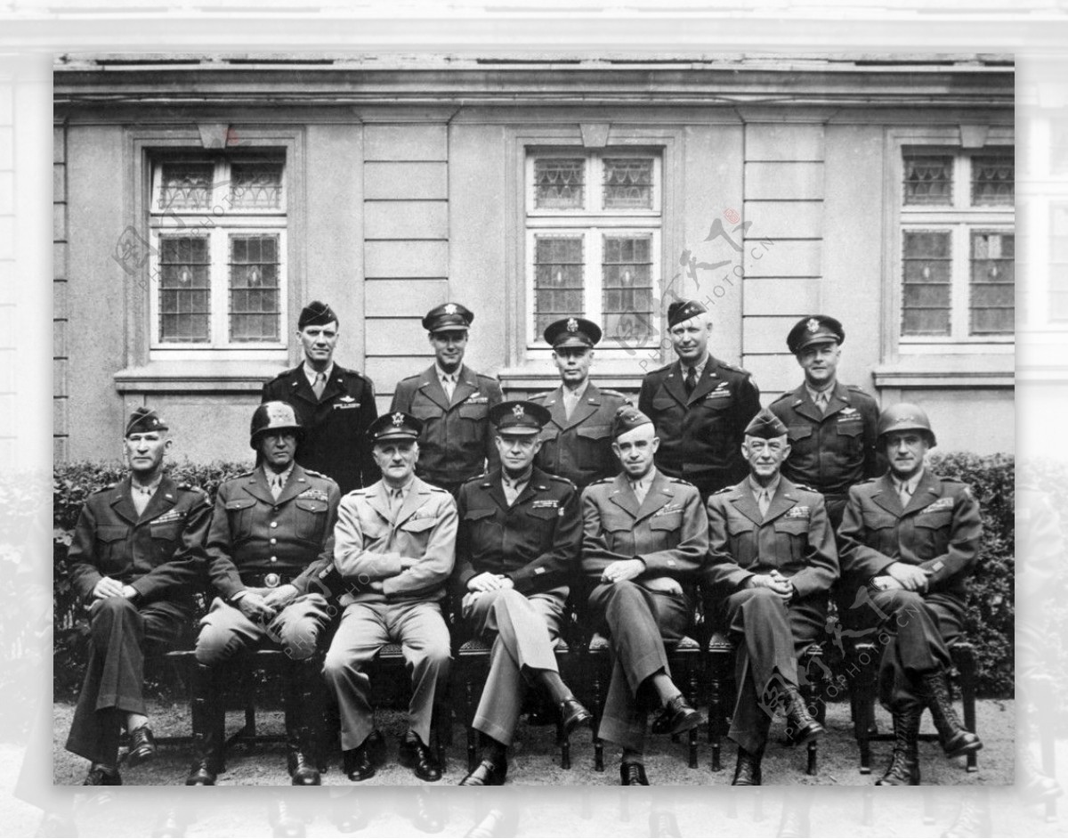 二战后美军高级军官团合影图片