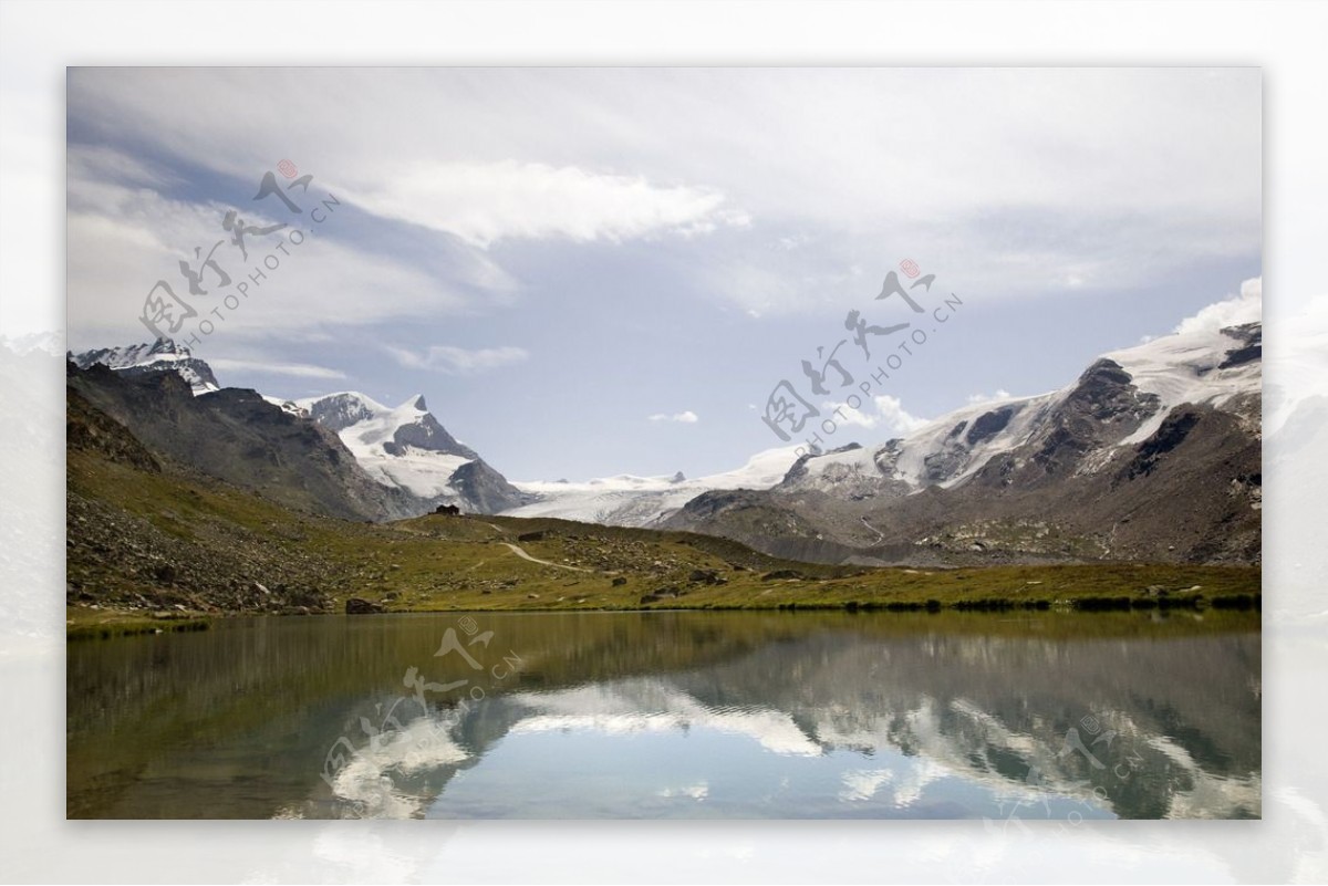 高山雪山图片