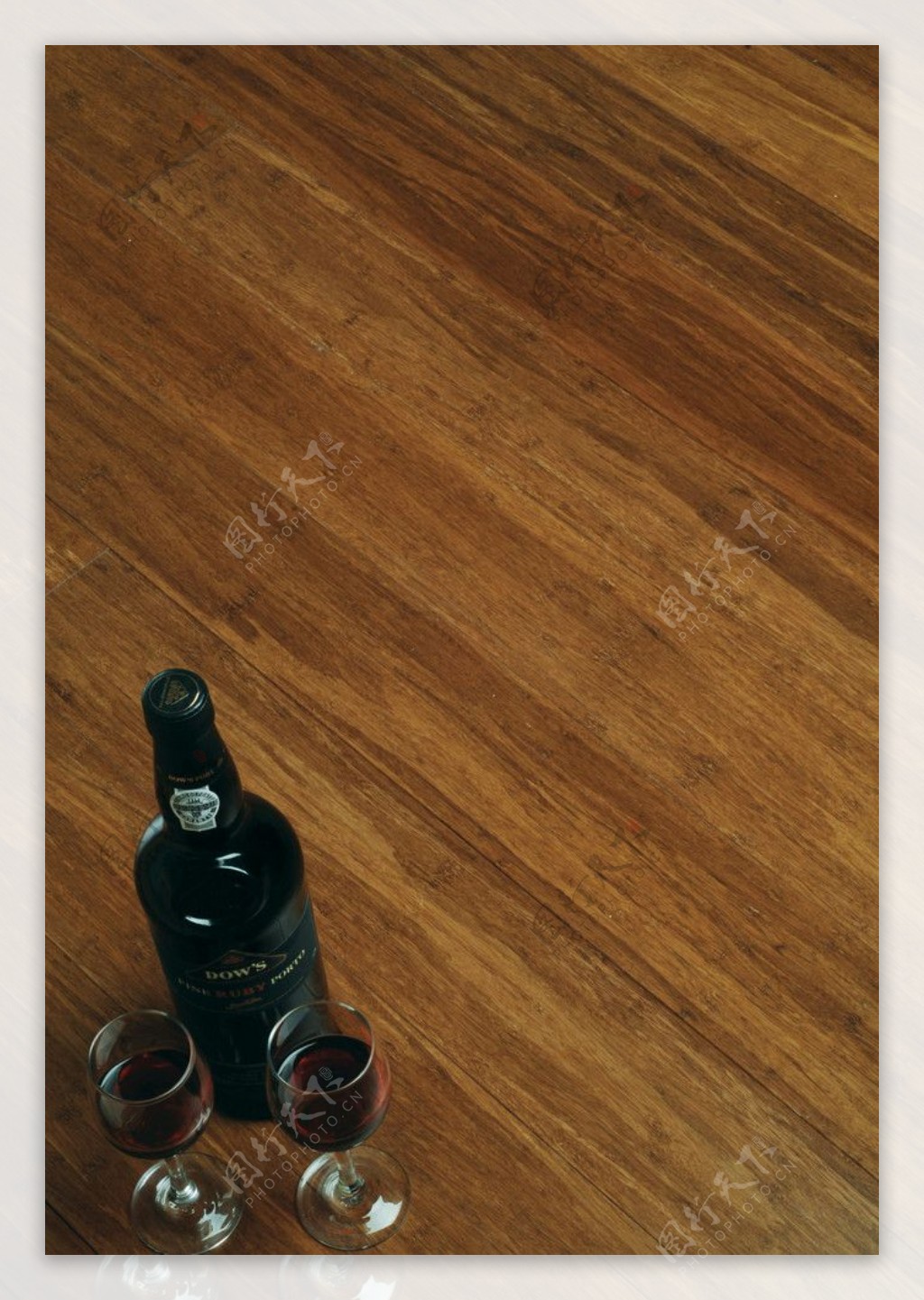红酒地板图片