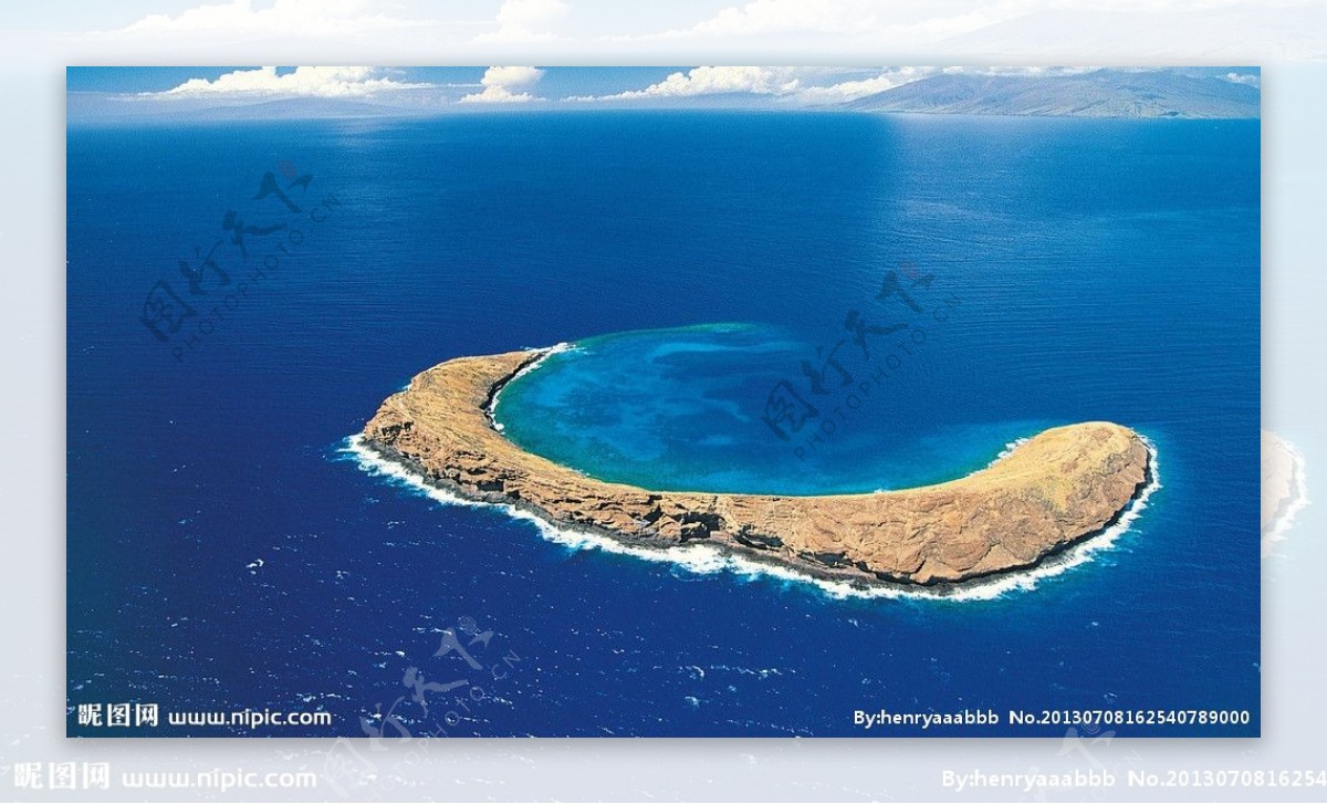海上岛屿图片