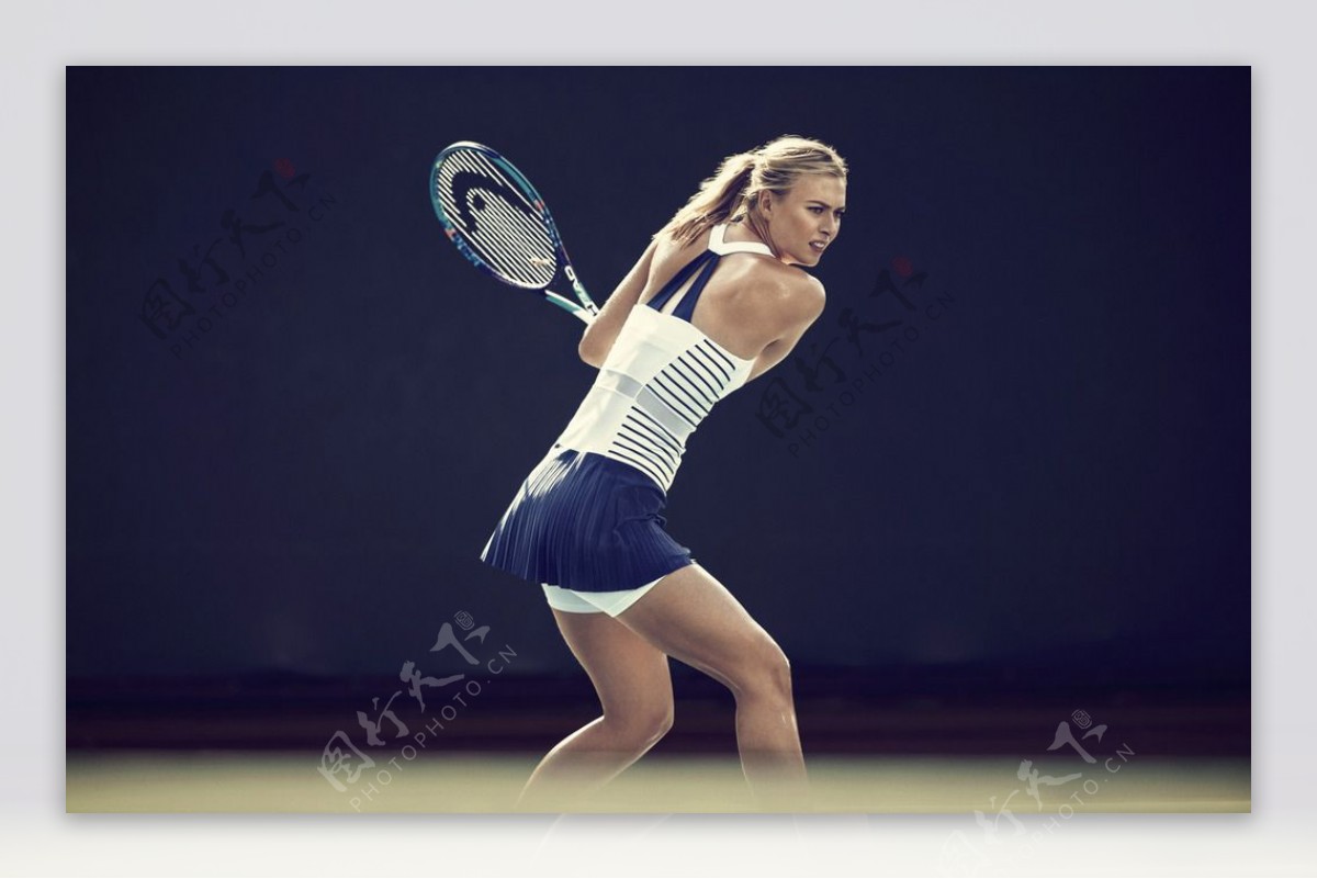网球装备广告图片