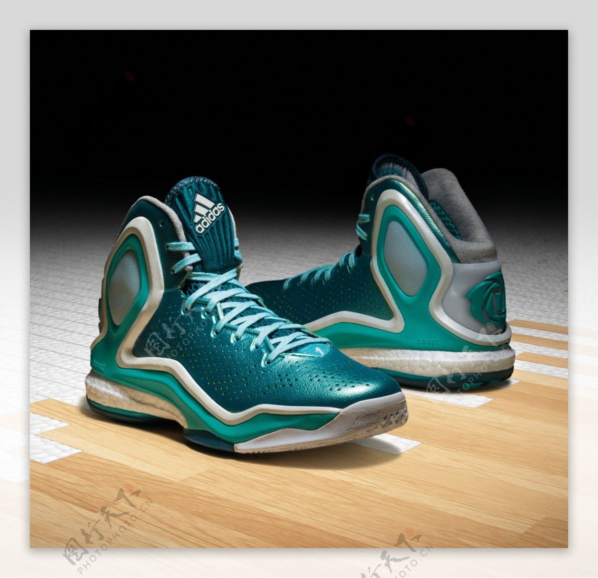 ADIDAS专业篮球鞋广告图片