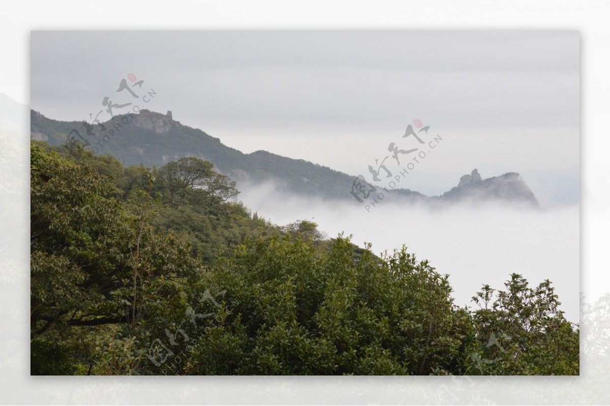 罗浮山风景云雾图片