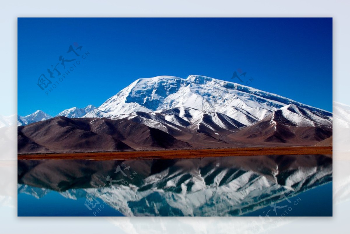 雪山喀湖图片