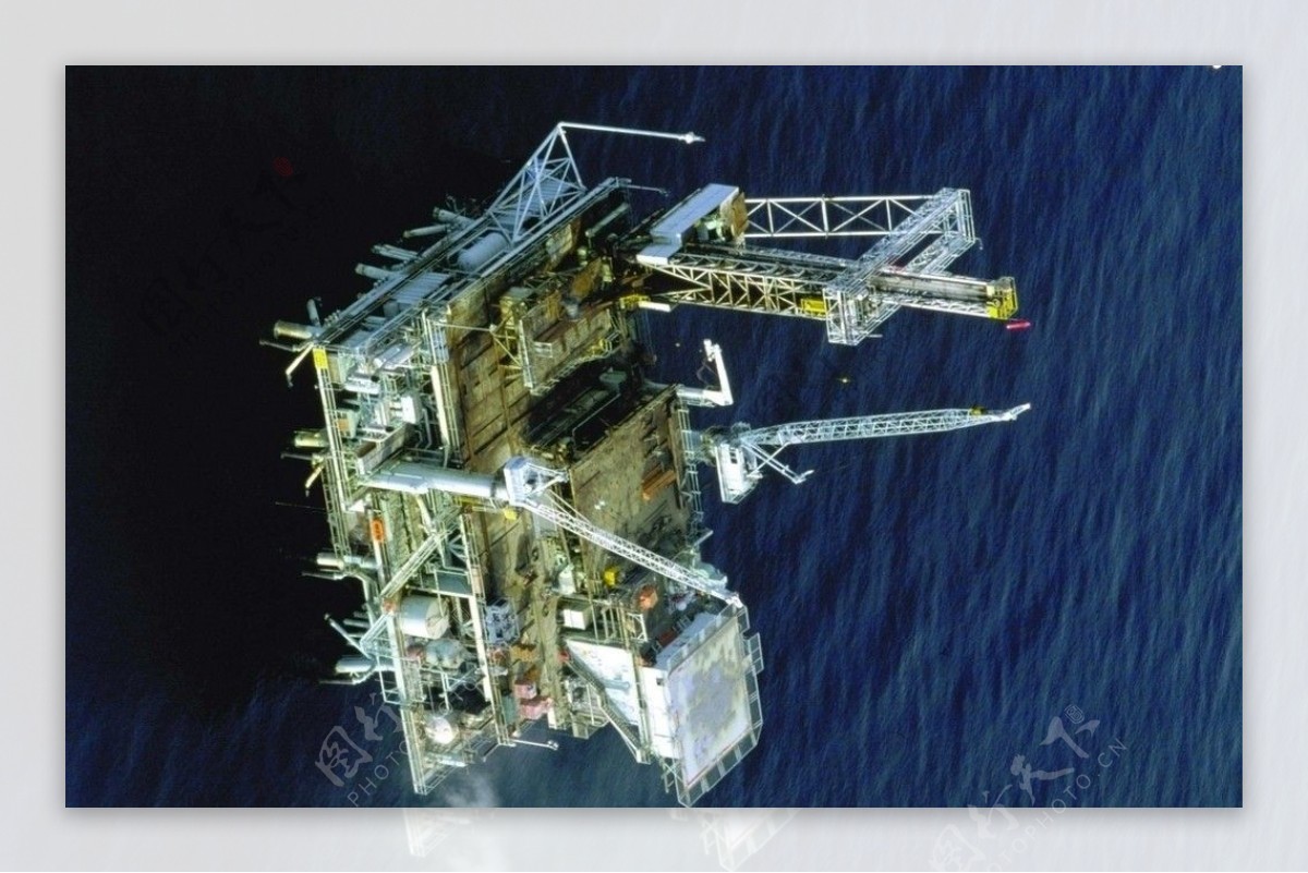 海上石油开发海上石油架大海图片
