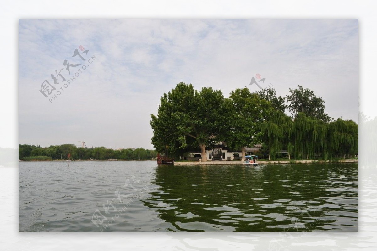 大明湖小岛图片