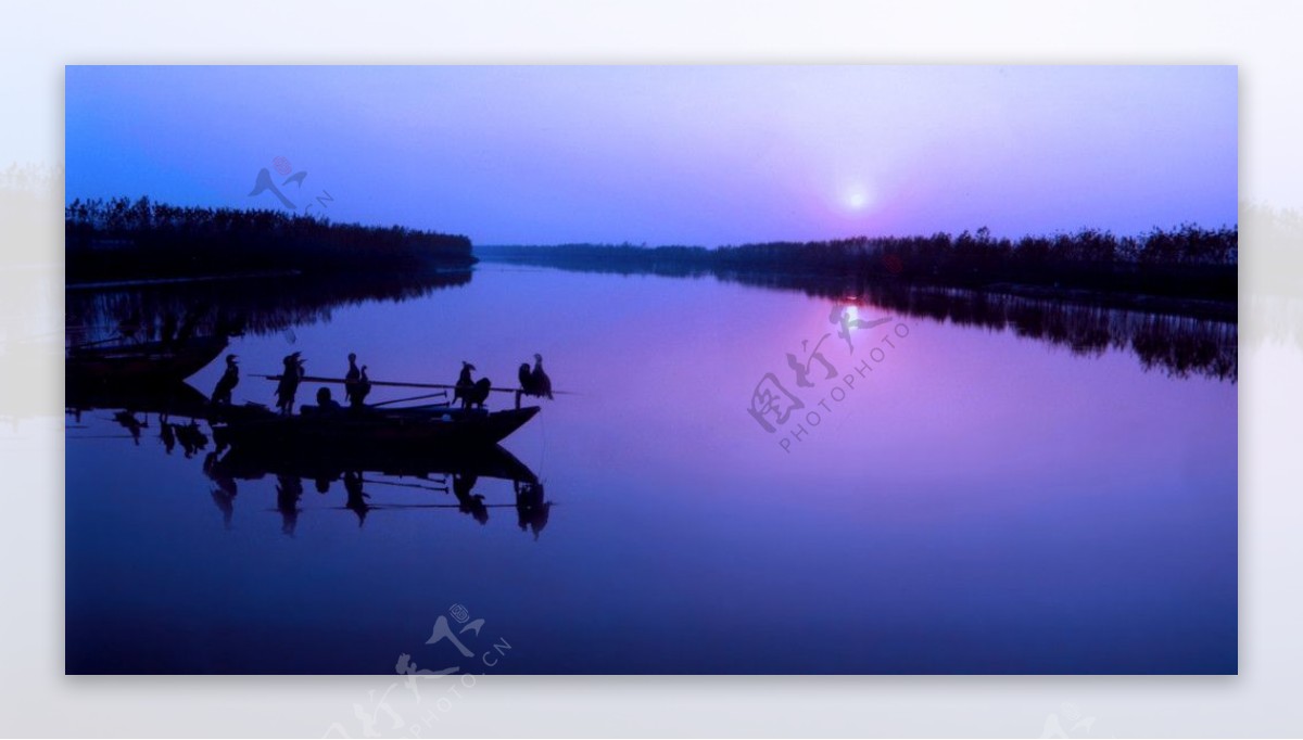 湖泊落日图片