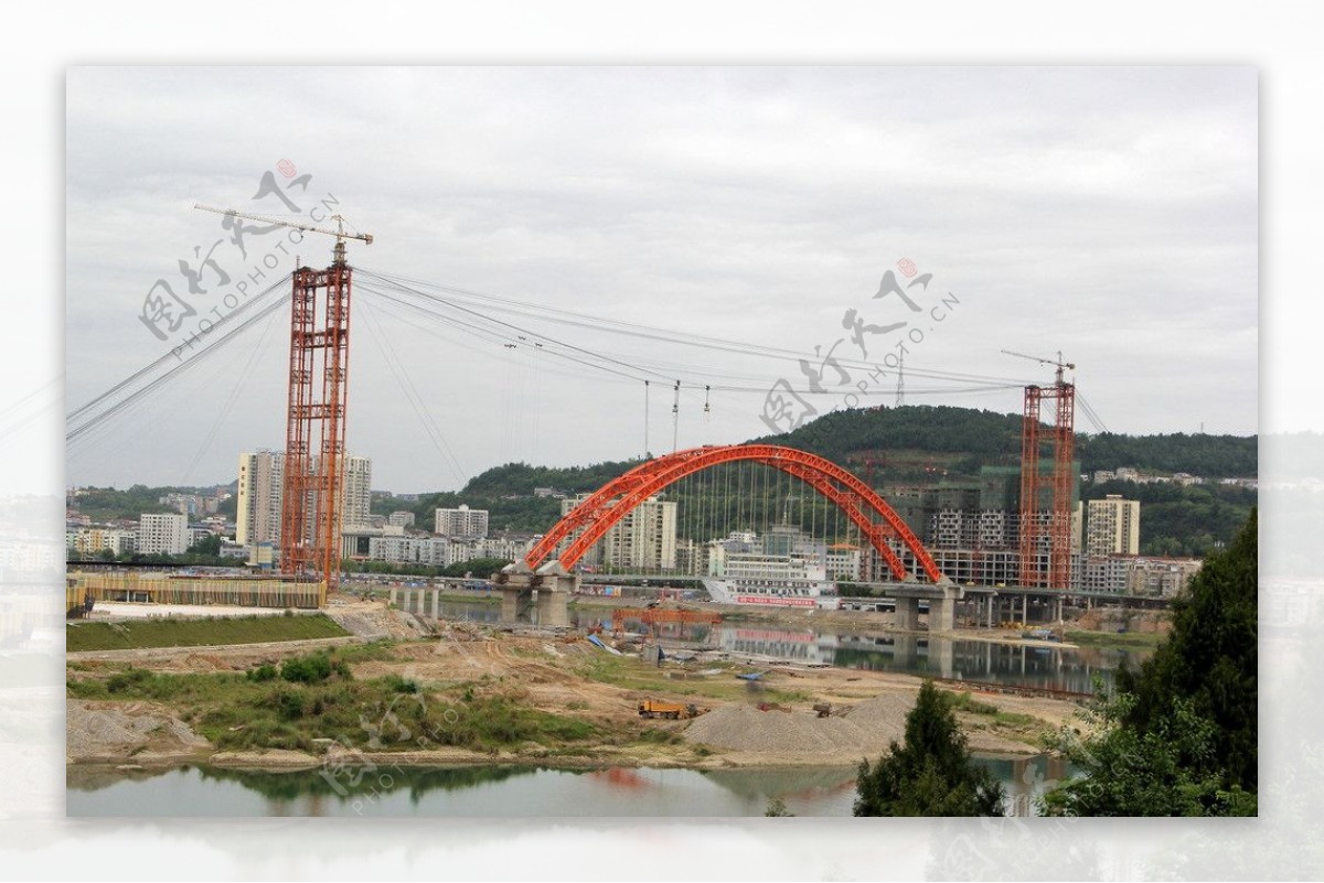 建设中的苍溪大桥图片