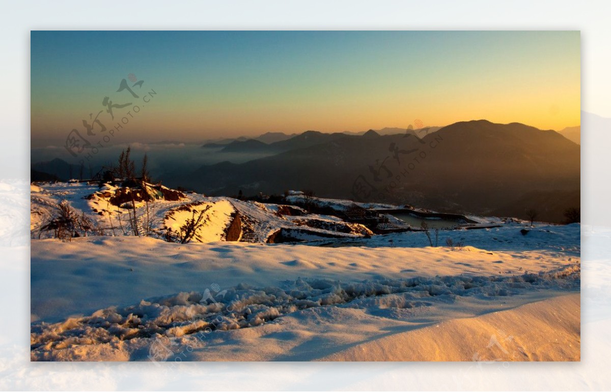 朝阳雪景图片