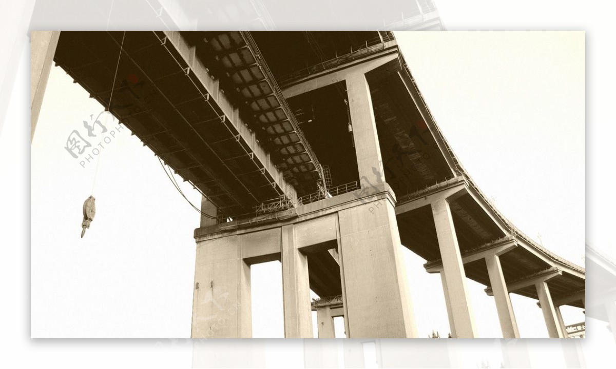 南京长江大桥一侧图片